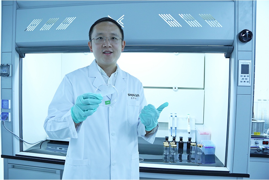 唐教授参观了首信的CNAS实验室